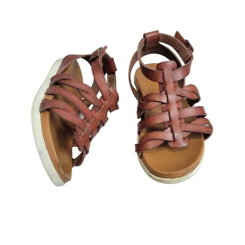 Wonder Nation sandals 9